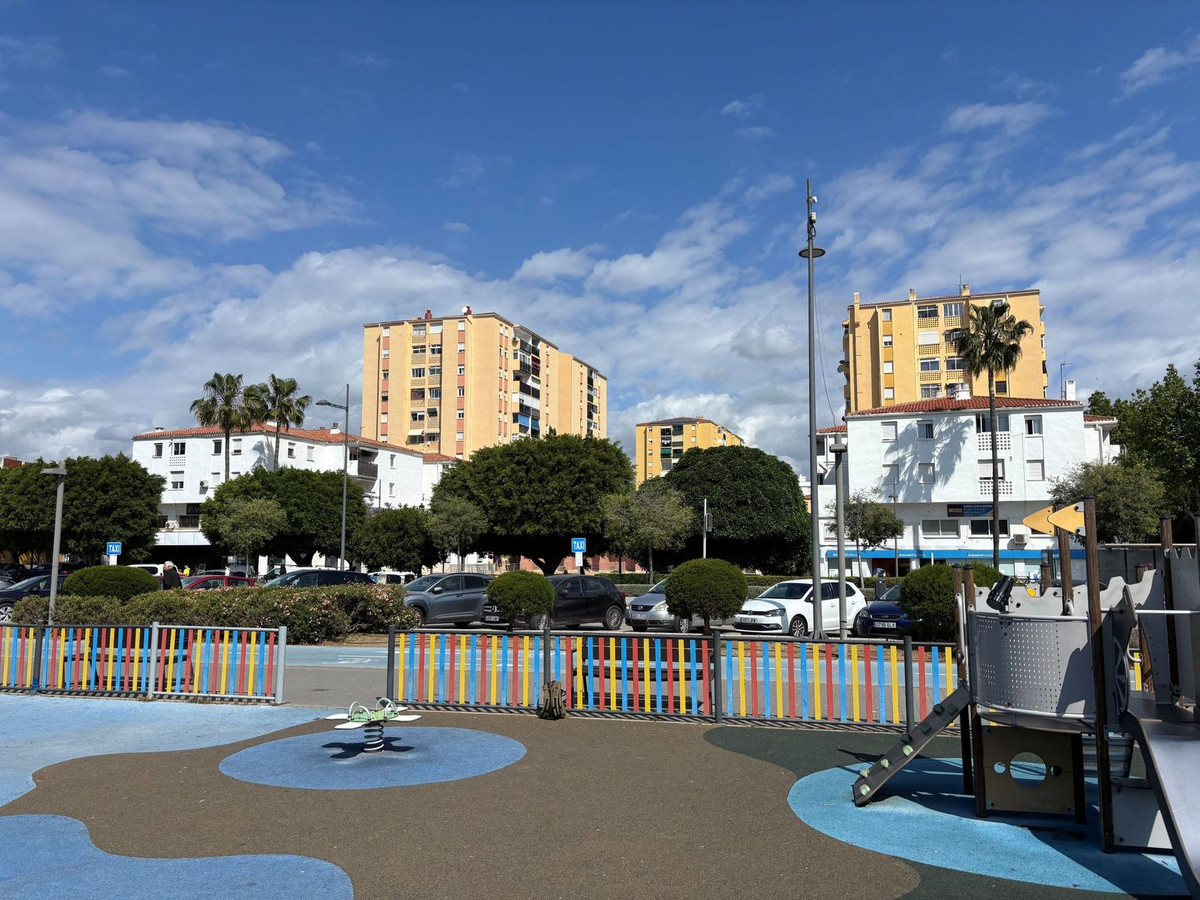 Se vende Apartamento Planta Media de 3 dormitorios en Costa Del Sol, Málaga, España