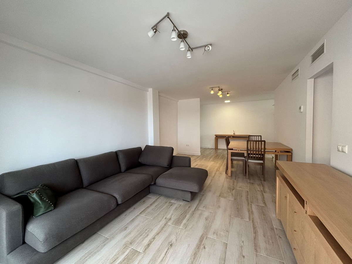 Se vende Apartamento Planta Media de 3 dormitorios en Costa Del Sol, Málaga, España