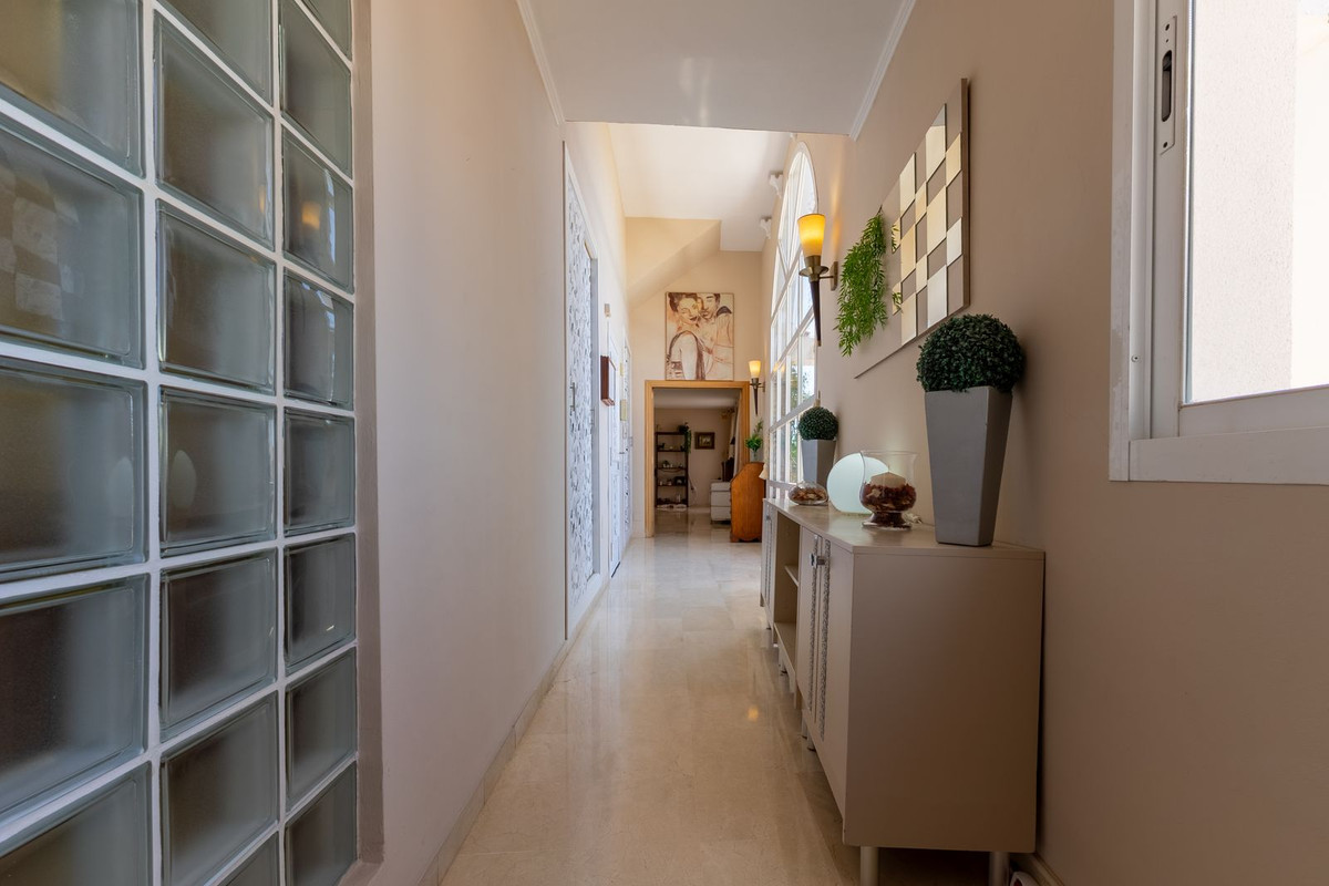 3 Bed Apartment for sale in Estepona Costa Del Sol, Málaga, Spain