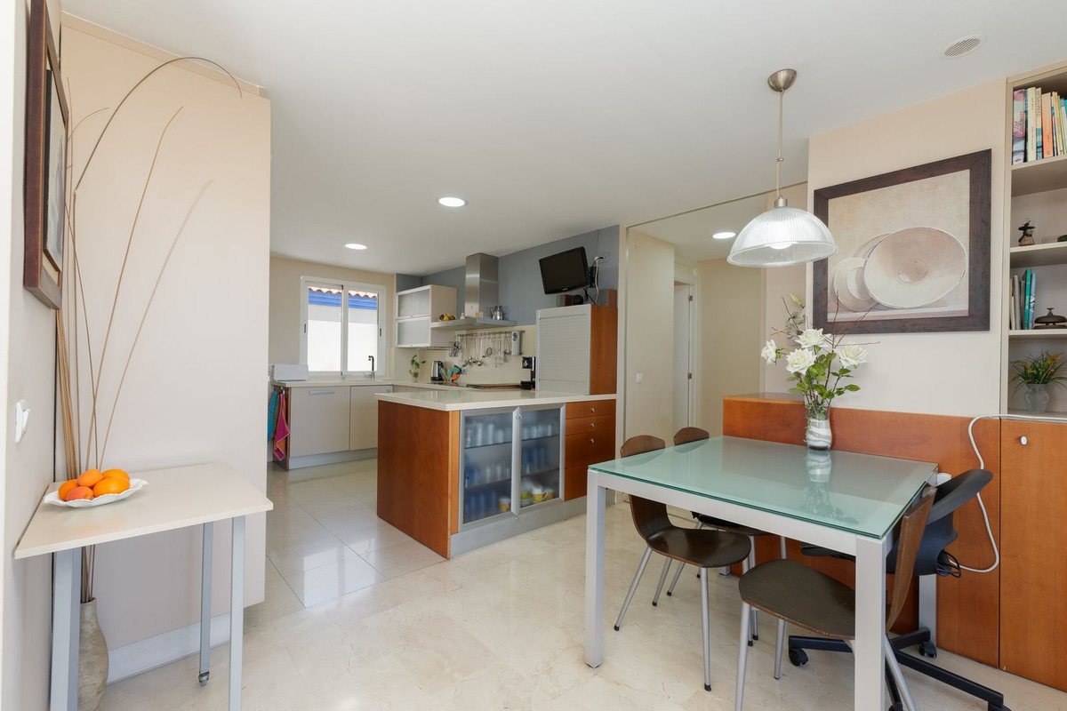 3 Bed Apartment for sale in Estepona Costa Del Sol, Málaga, Spain