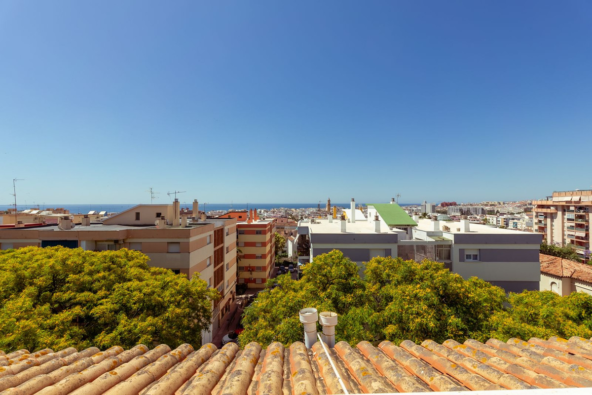 3 Bed Apartment for sale in Estepona Costa Del Sol, Málaga, Spain