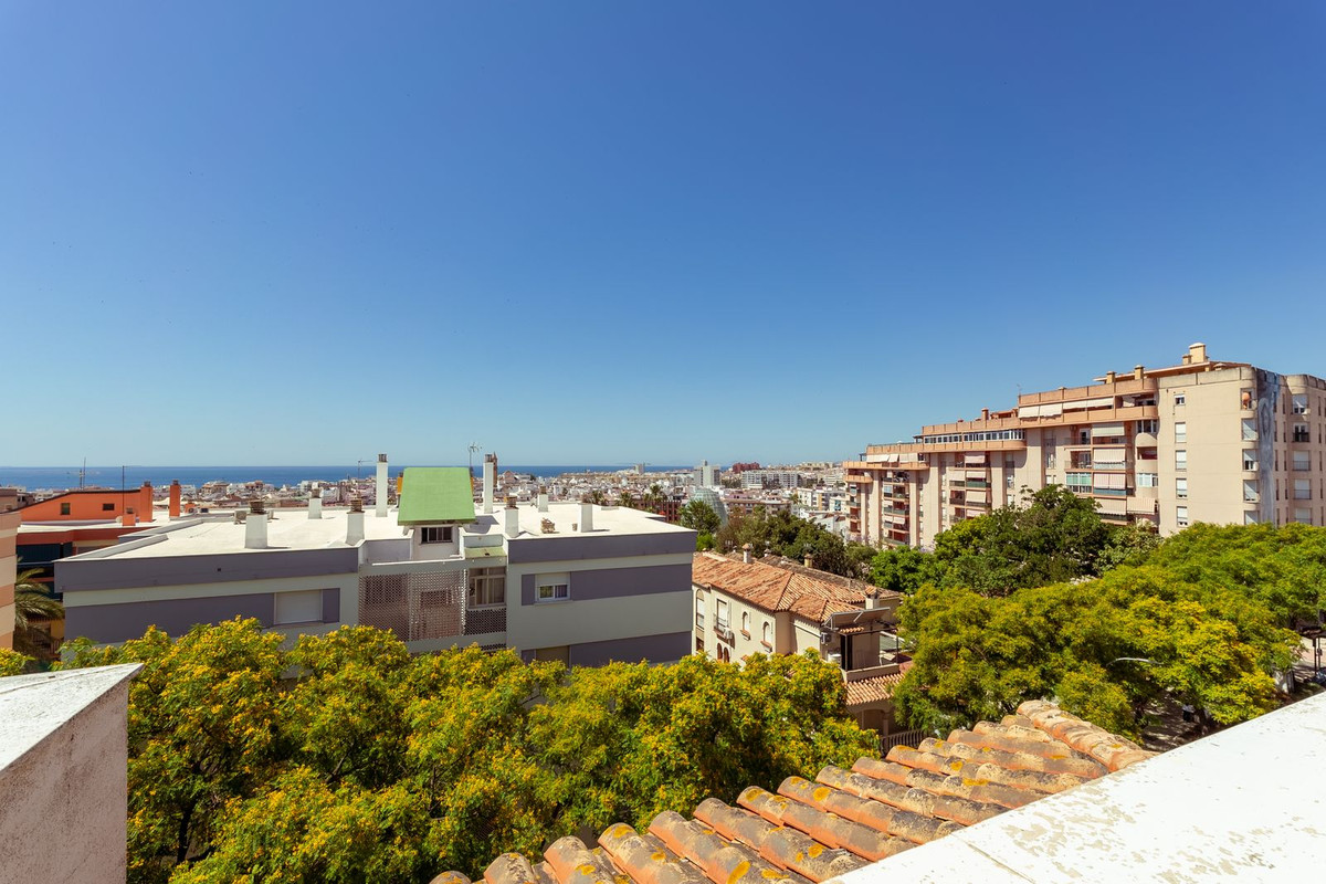 3 Bed Apartment for sale in Estepona Costa Del Sol, Málaga, Spain