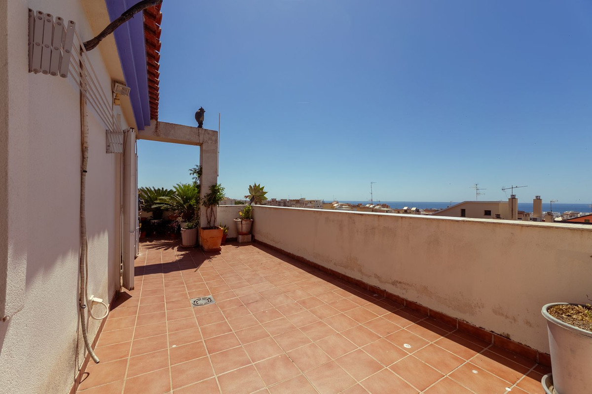 3 Bed Apartment for sale in Estepona Costa Del Sol, Málaga, Spain
