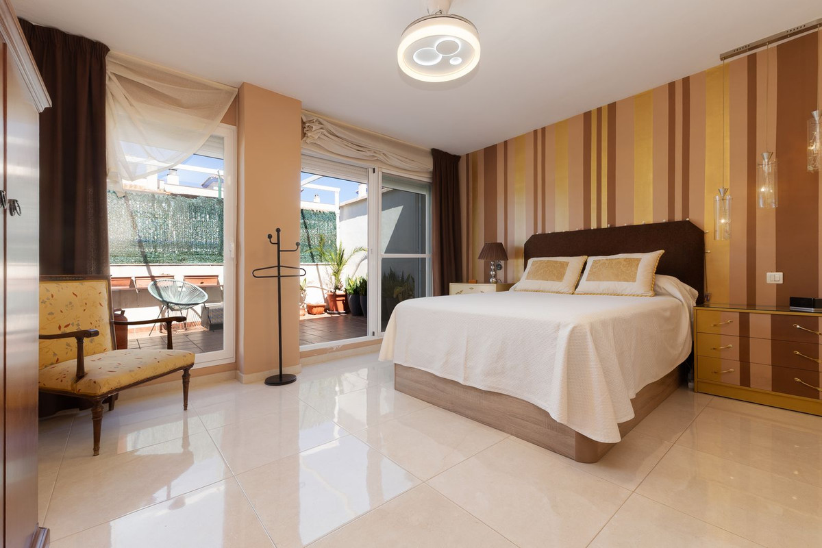 3 Bed Apartment for sale in Estepona Costa Del Sol, Málaga, Spain