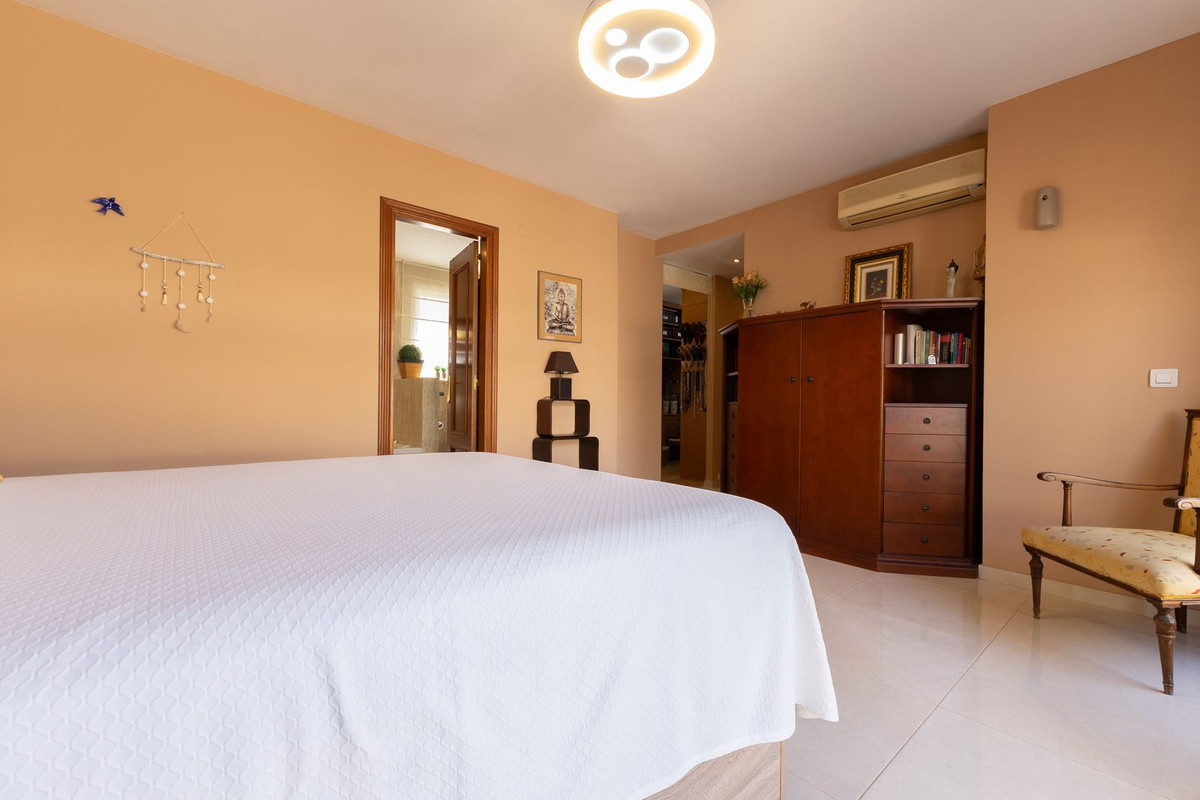 3 Bed Apartment for sale in Estepona Costa Del Sol, Málaga, Spain