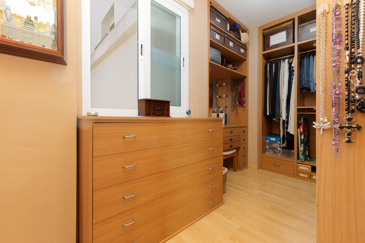 3 Bed Apartment for sale in Estepona Costa Del Sol, Málaga, Spain