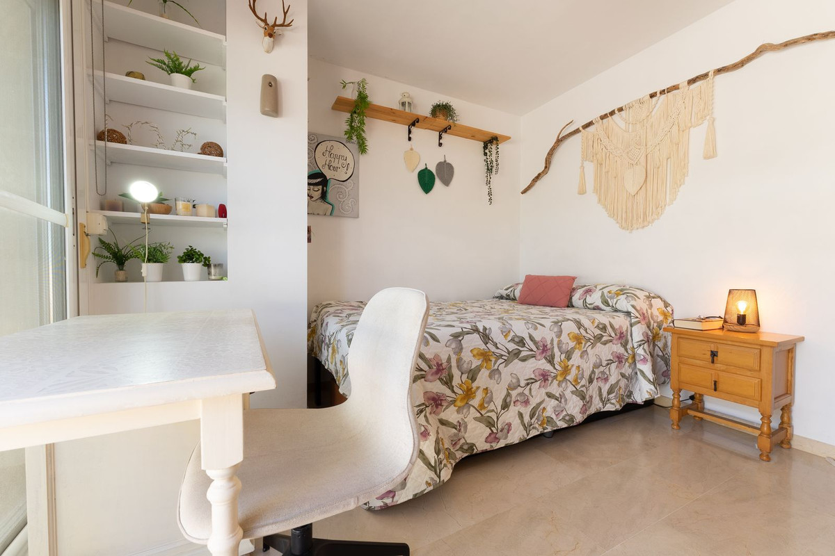 3 Bed Apartment for sale in Estepona Costa Del Sol, Málaga, Spain