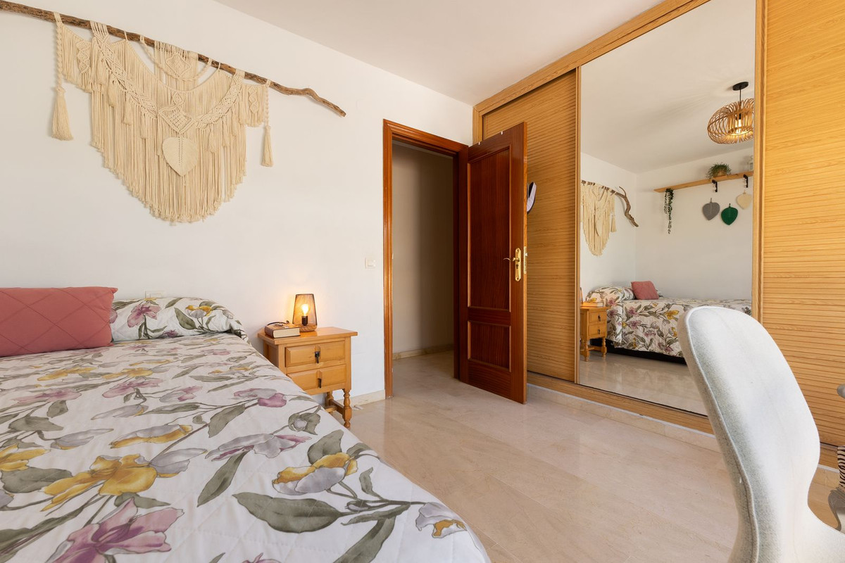 3 Bed Apartment for sale in Estepona Costa Del Sol, Málaga, Spain