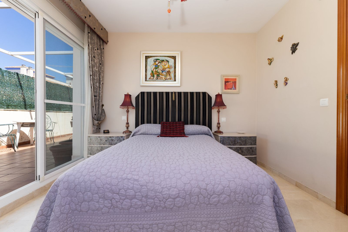 3 Bed Apartment for sale in Estepona Costa Del Sol, Málaga, Spain