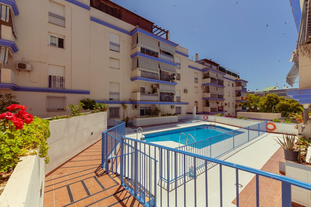 3 Bed Apartment for sale in Estepona Costa Del Sol, Málaga, Spain