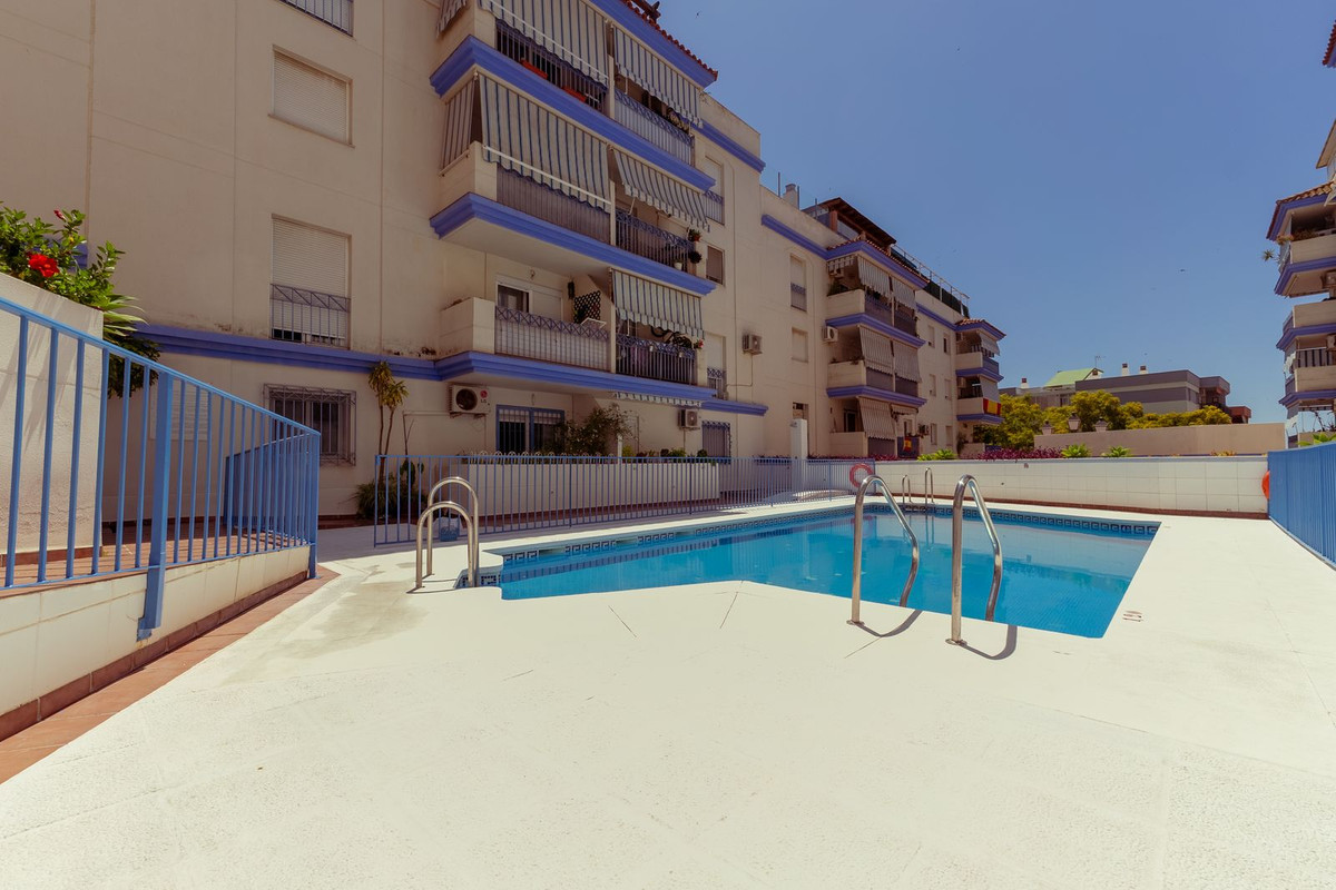 3 Bed Apartment for sale in Estepona Costa Del Sol, Málaga, Spain