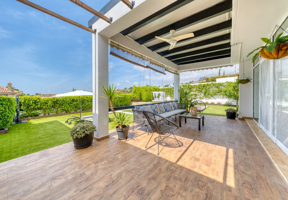 7 Bed Townhouse for sale in Mijas Costa Del Sol, Málaga, Spain