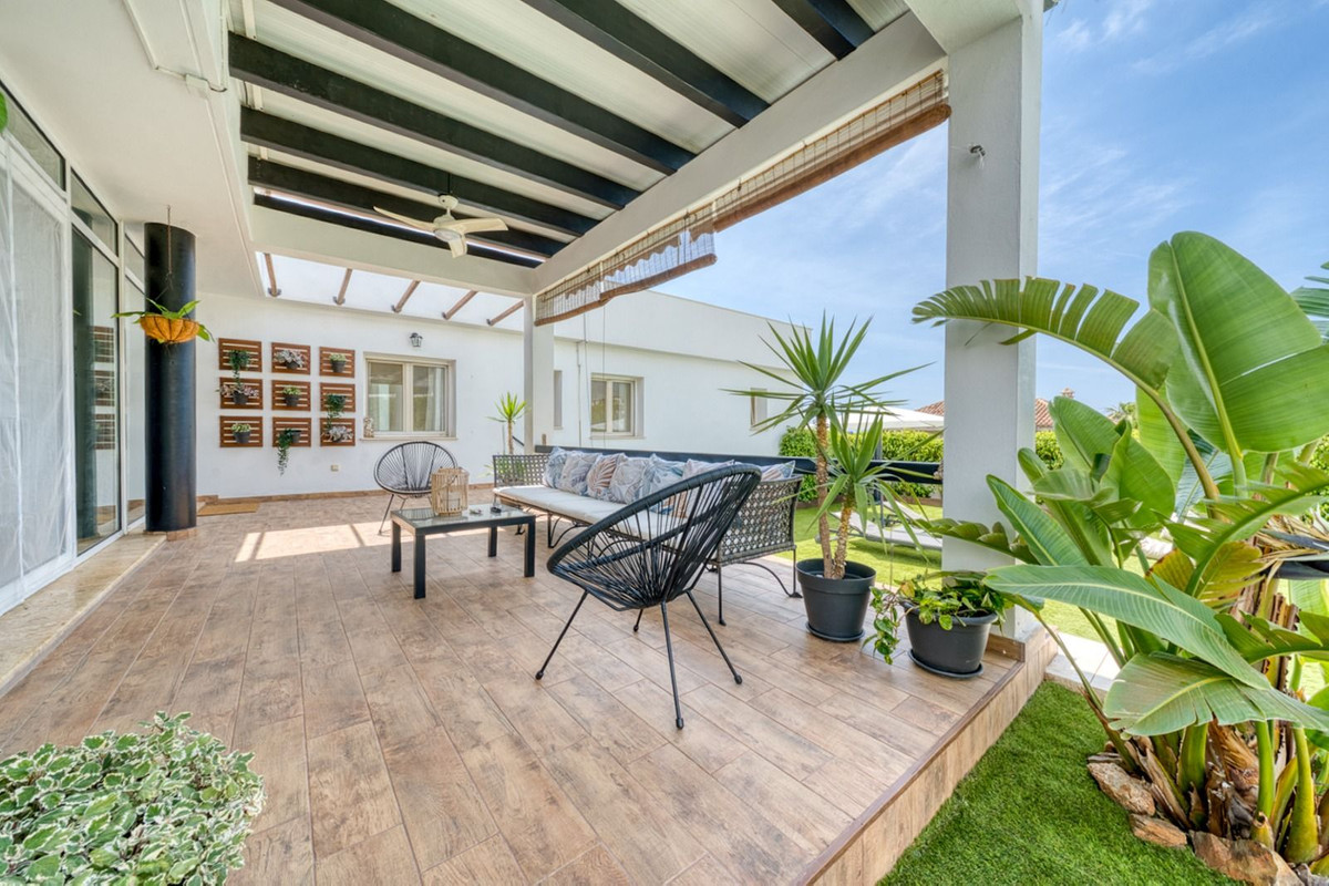 7 Bed Townhouse for sale in Mijas Costa Del Sol, Málaga, Spain