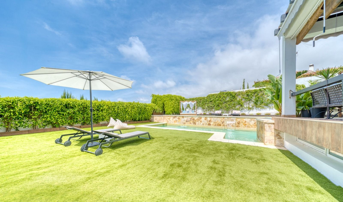 7 Bed Townhouse for sale in Mijas Costa Del Sol, Málaga, Spain