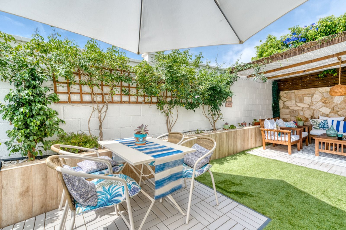 7 Bed Townhouse for sale in Mijas Costa Del Sol, Málaga, Spain