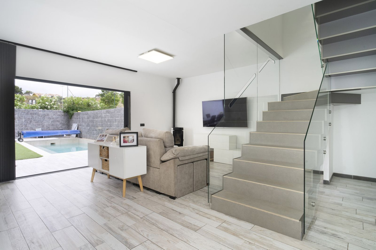 3 Bed Townhouse for sale in Málaga Costa Del Sol, Málaga, Spain