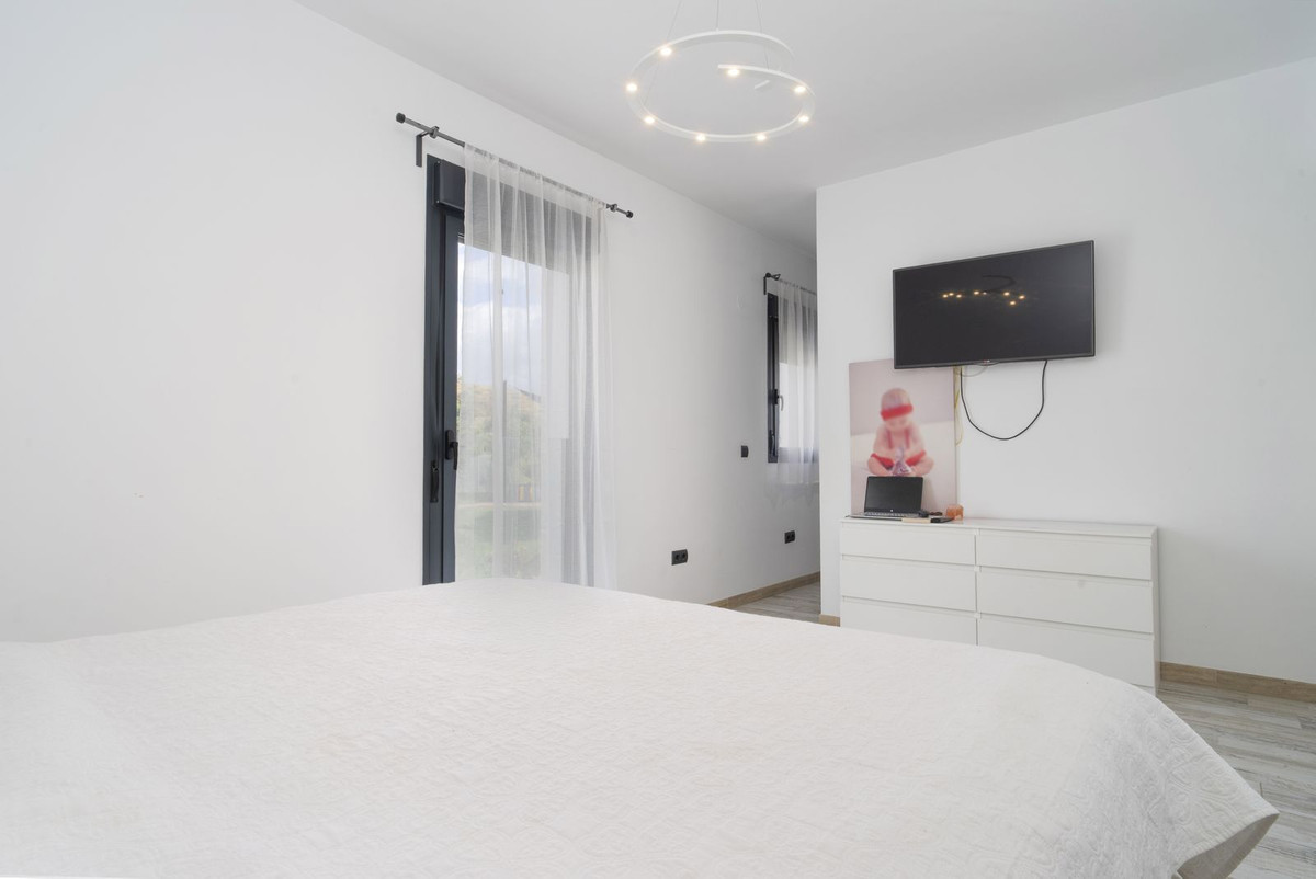 3 Bed Townhouse for sale in Málaga Costa Del Sol, Málaga, Spain