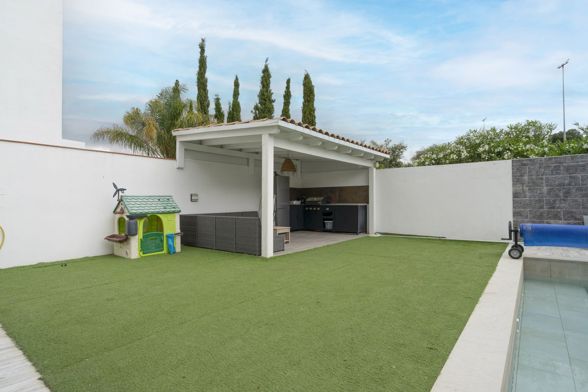 3 Bed Townhouse for sale in Málaga Costa Del Sol, Málaga, Spain