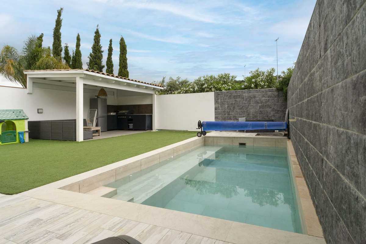3 Bed Townhouse for sale in Málaga Costa Del Sol, Málaga, Spain