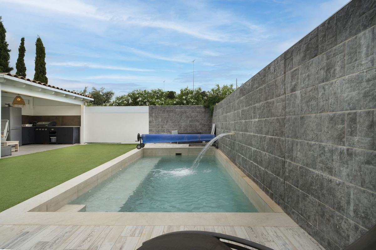 3 Bed Townhouse for sale in Málaga Costa Del Sol, Málaga, Spain