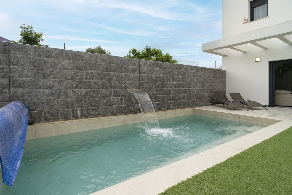 3 Bed Townhouse for sale in Málaga Costa Del Sol, Málaga, Spain
