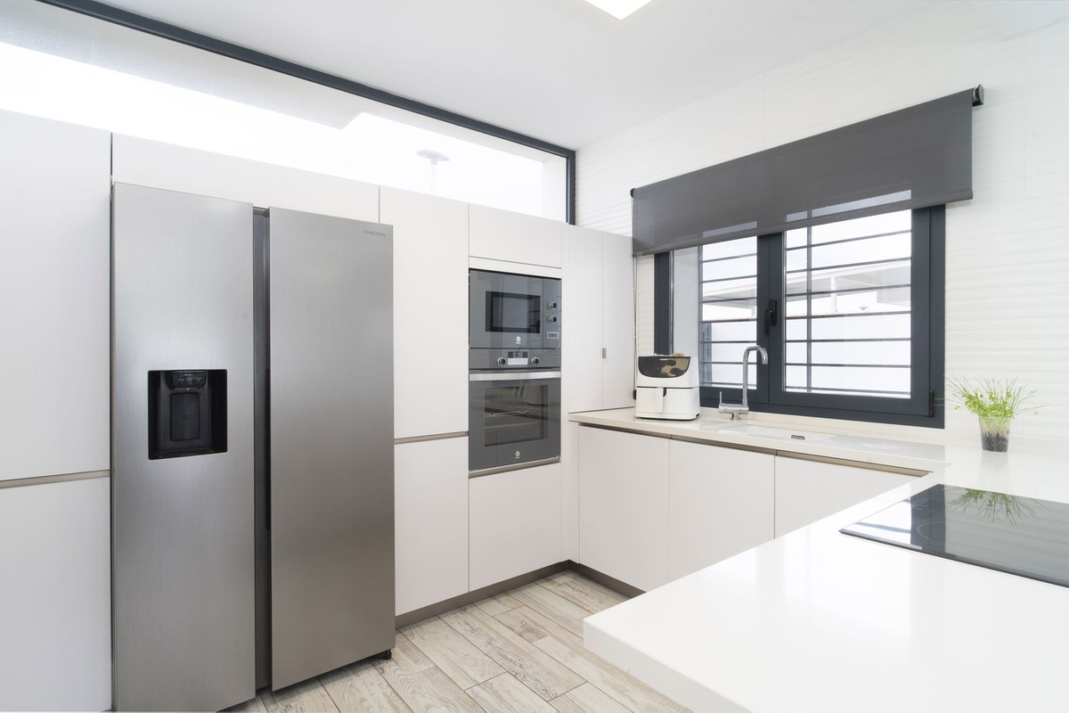 3 Bed Townhouse for sale in Málaga Costa Del Sol, Málaga, Spain