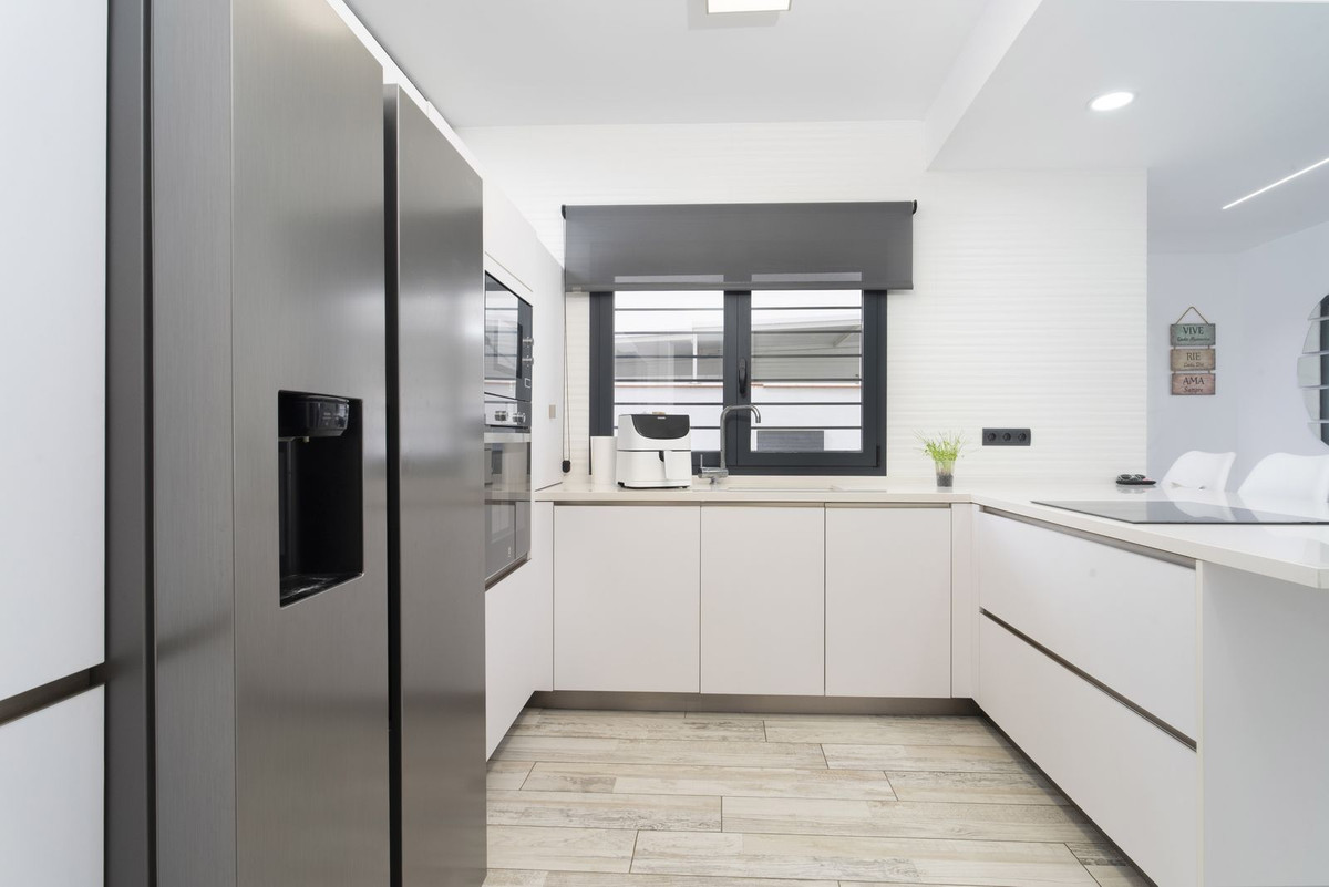 3 Bed Townhouse for sale in Málaga Costa Del Sol, Málaga, Spain