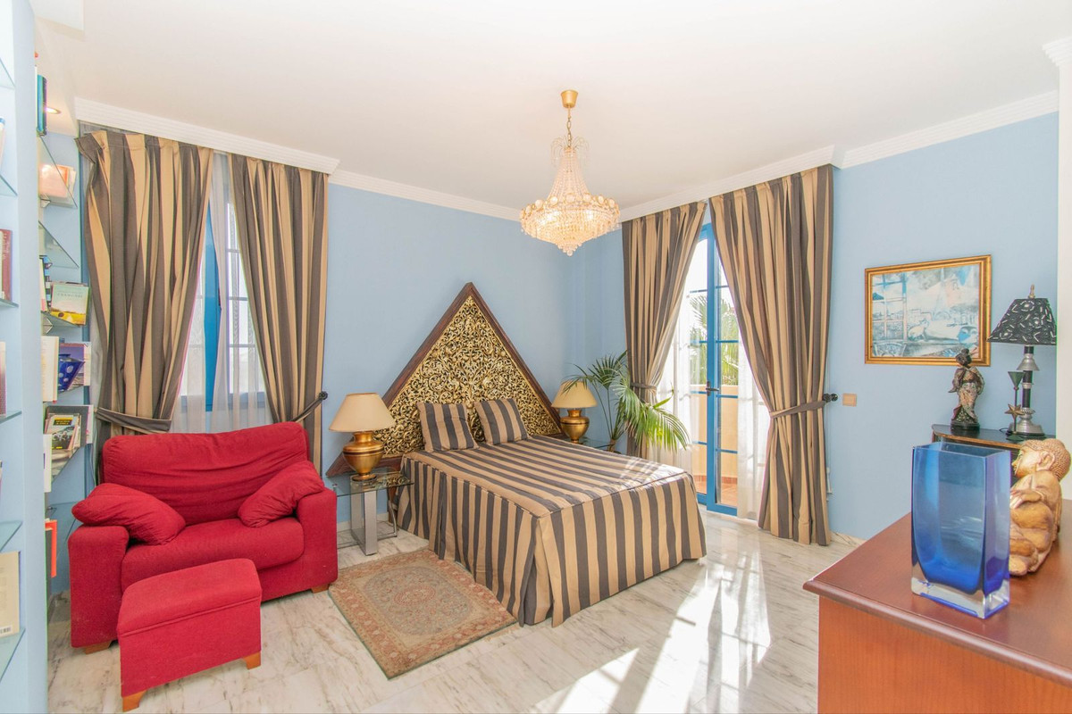 5 Bed Apartment for sale in Torrequebrada Costa Del Sol, Málaga, Spain