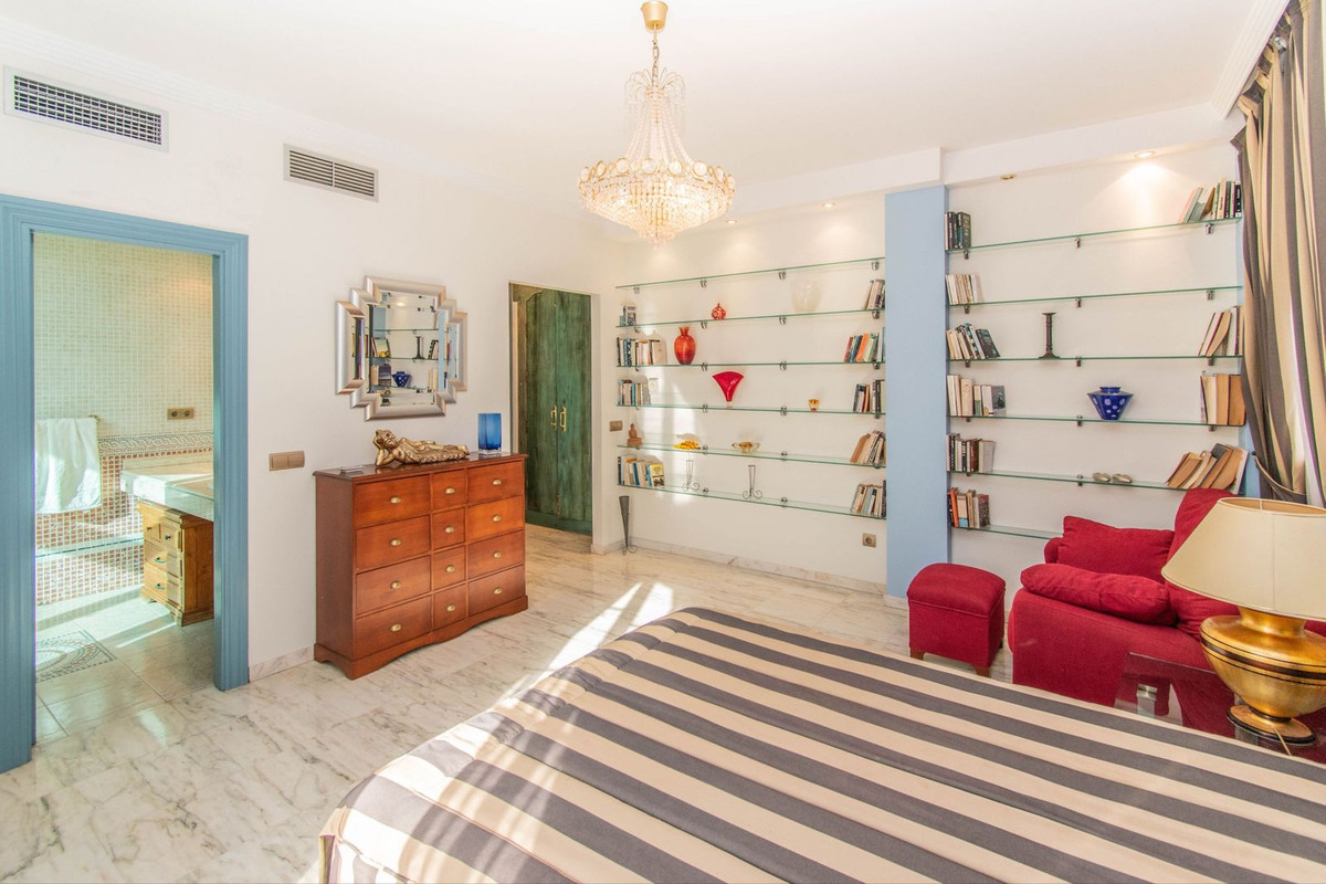5 Bed Apartment for sale in Torrequebrada Costa Del Sol, Málaga, Spain
