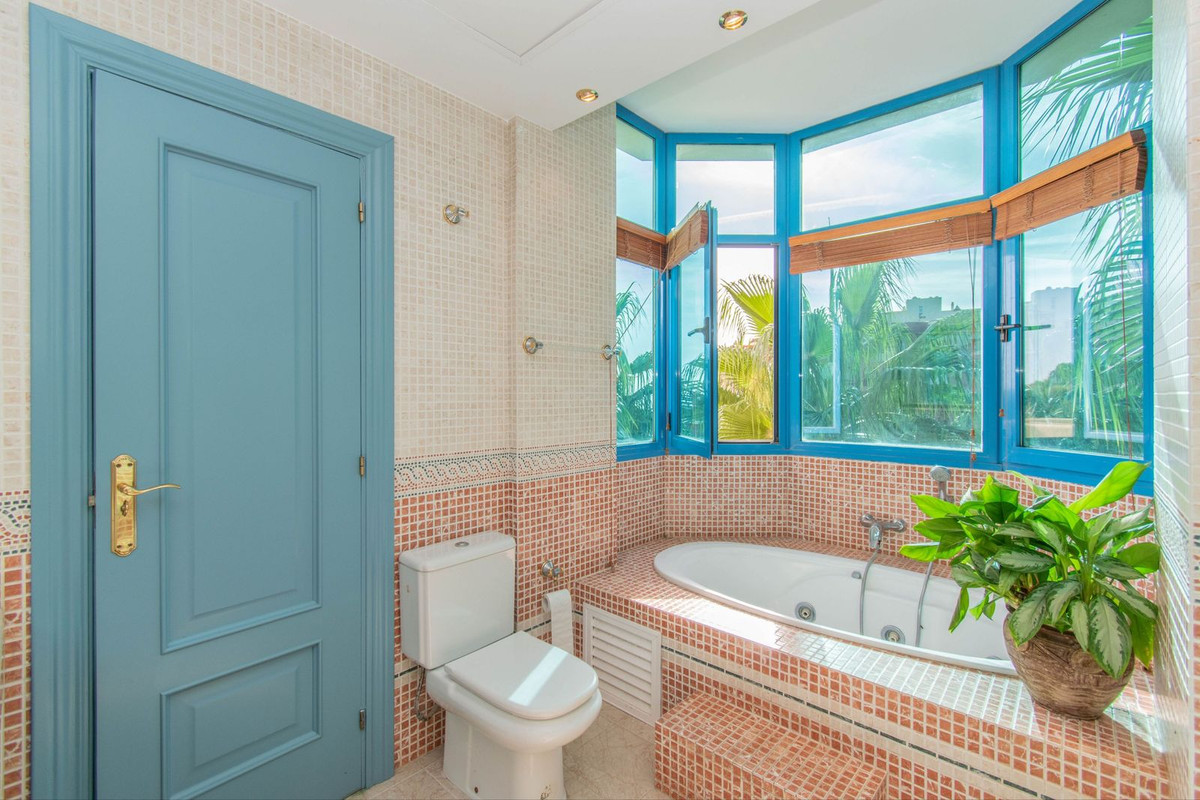 5 Bed Apartment for sale in Torrequebrada Costa Del Sol, Málaga, Spain