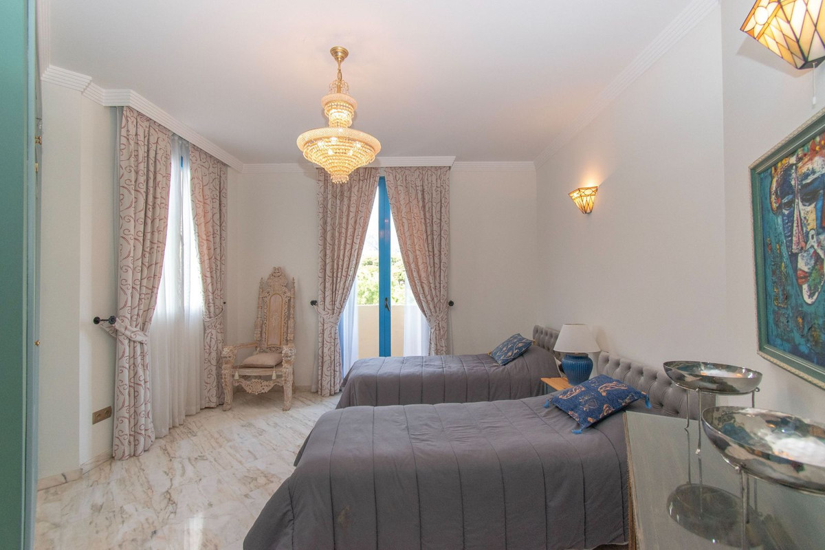 5 Bed Apartment for sale in Torrequebrada Costa Del Sol, Málaga, Spain