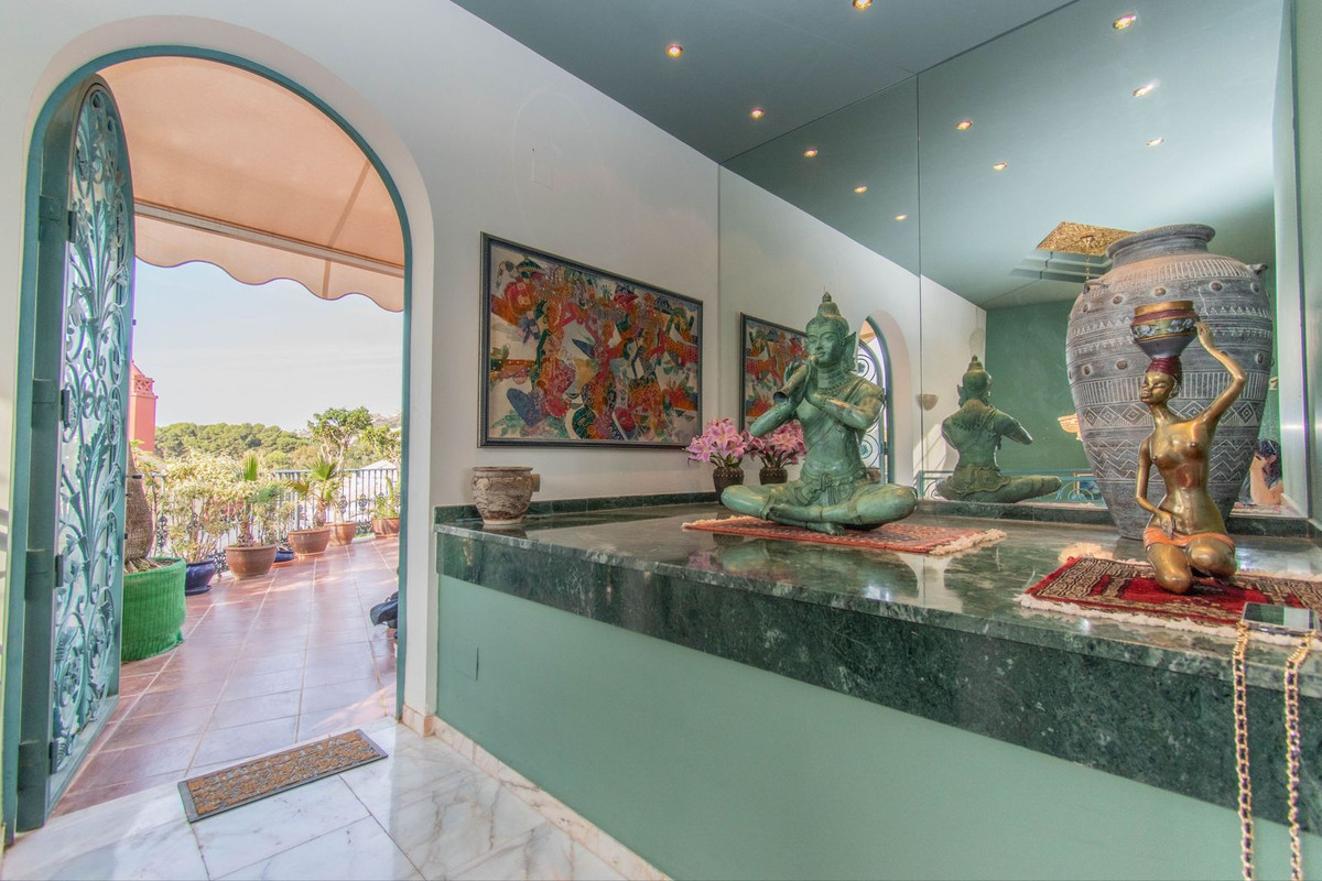5 Bed Apartment for sale in Torrequebrada Costa Del Sol, Málaga, Spain