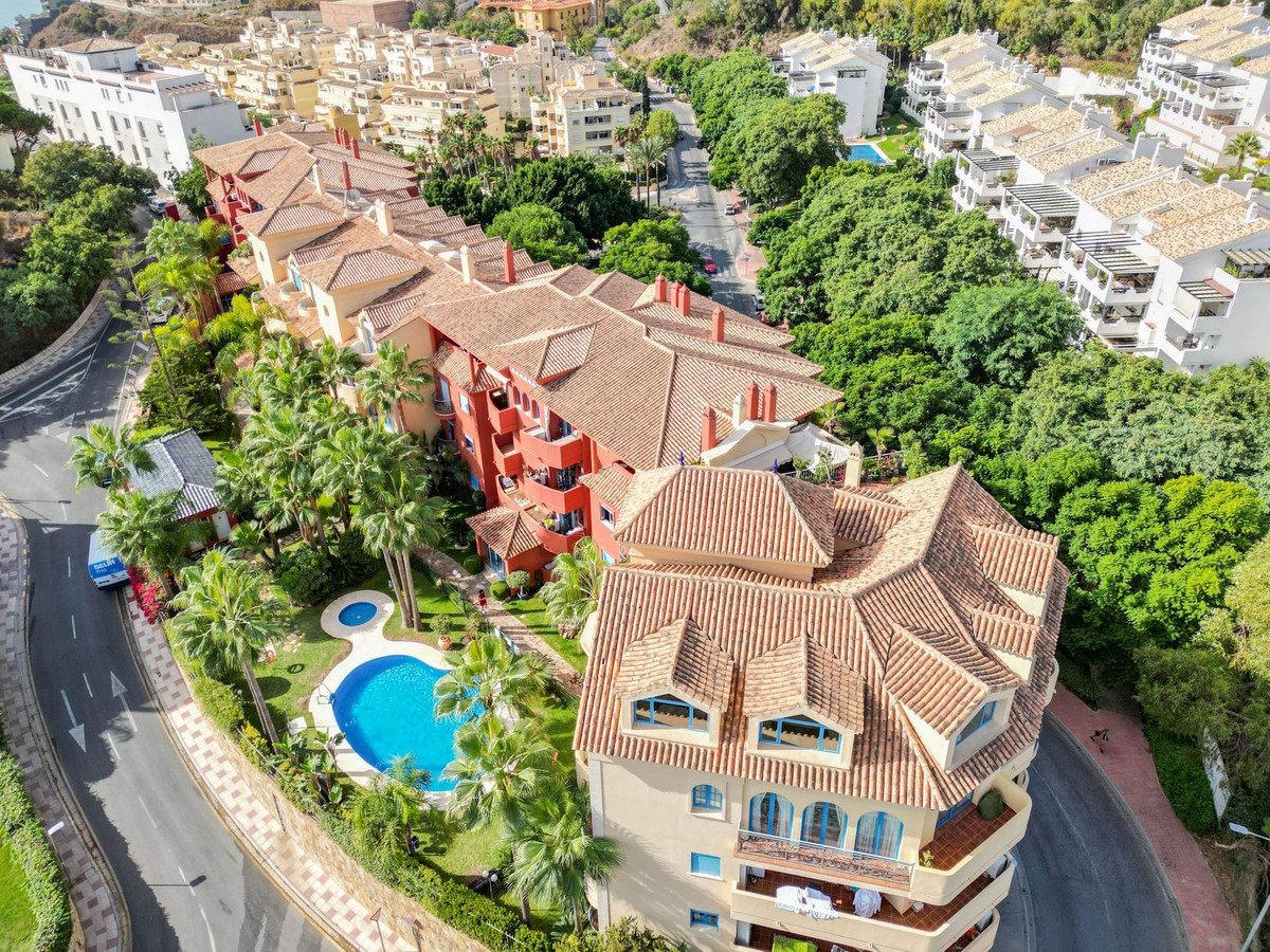 5 Bed Apartment for sale in Torrequebrada Costa Del Sol, Málaga, Spain