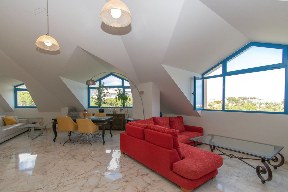 5 Bed Apartment for sale in Torrequebrada Costa Del Sol, Málaga, Spain