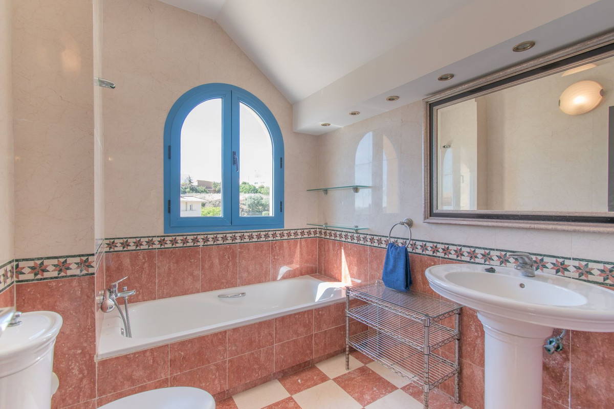 5 Bed Apartment for sale in Torrequebrada Costa Del Sol, Málaga, Spain