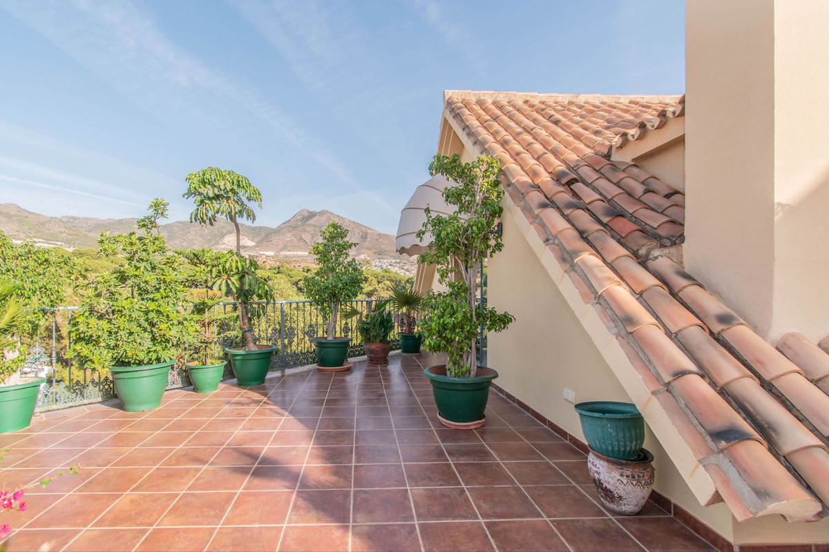 5 Bed Apartment for sale in Torrequebrada Costa Del Sol, Málaga, Spain