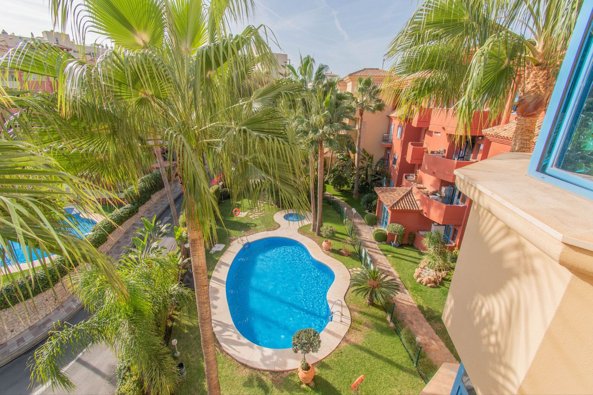 5 Bed Apartment for sale in Torrequebrada Costa Del Sol, Málaga, Spain