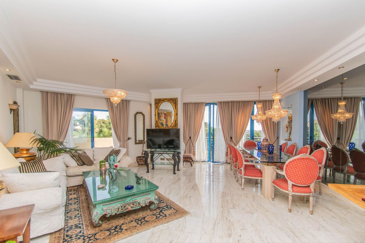 5 Bed Apartment for sale in Torrequebrada Costa Del Sol, Málaga, Spain