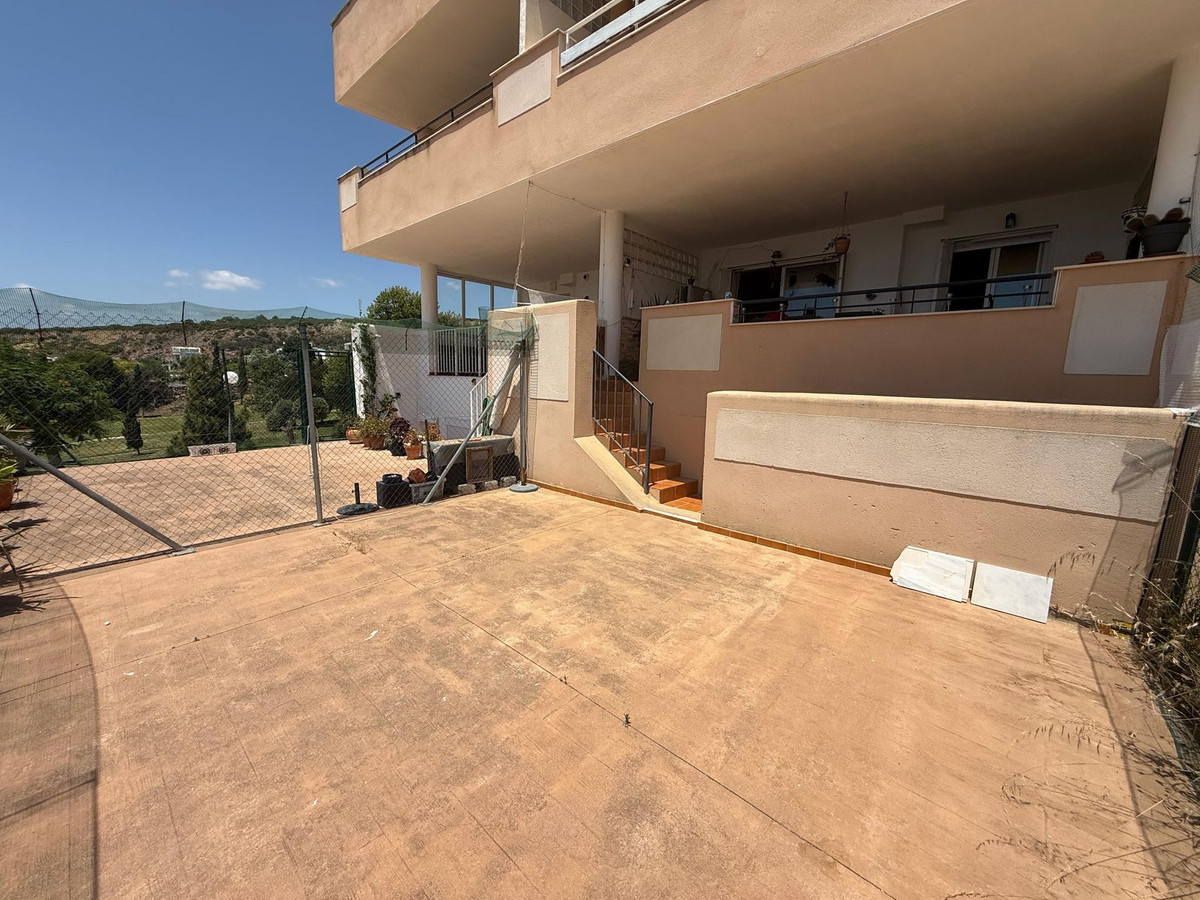 Se vende Apartamento Planta Baja de 3 dormitorios en Costa Del Sol, Málaga, España