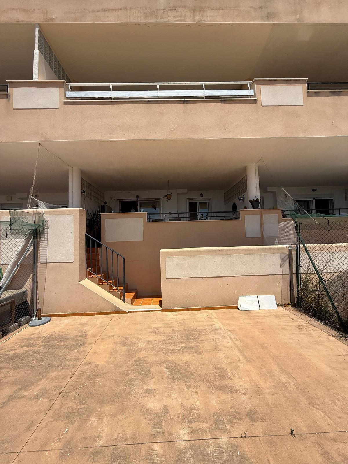Se vende Apartamento Planta Baja de 3 dormitorios en Costa Del Sol, Málaga, España