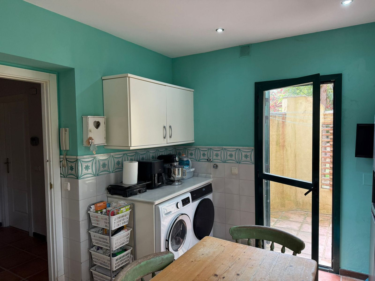 Se vende Pareada de 4 dormitorios en Costa Del Sol, Cadiz, España