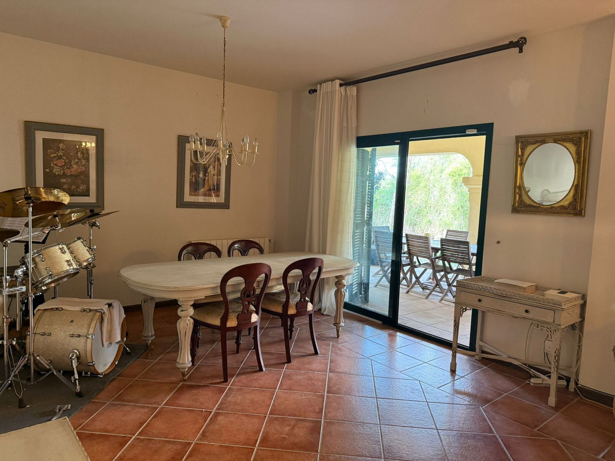Se vende Pareada de 4 dormitorios en Costa Del Sol, Cadiz, España