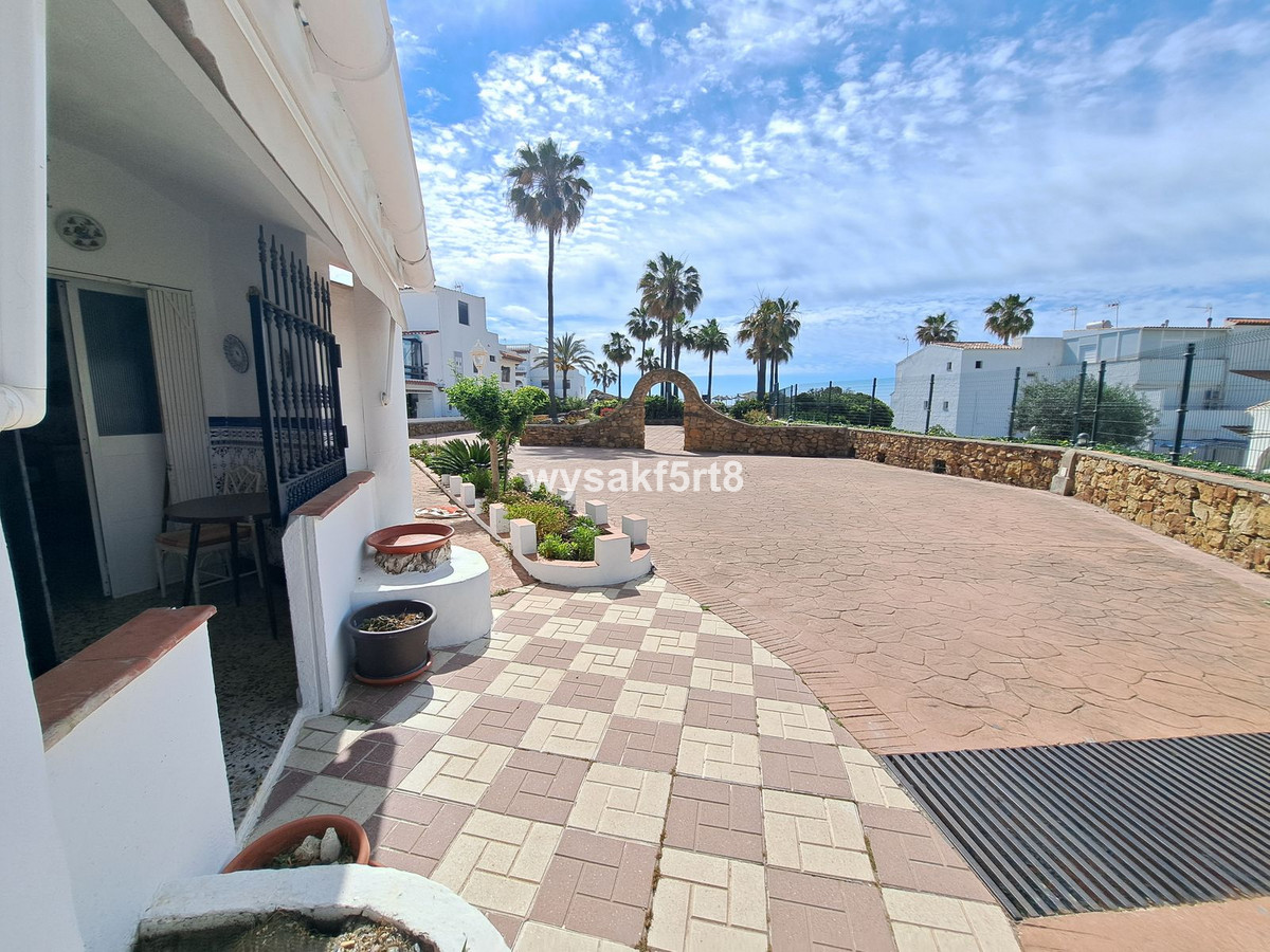 3 Bed Townhouse for sale in La Duquesa Costa Del Sol, Málaga, Spain