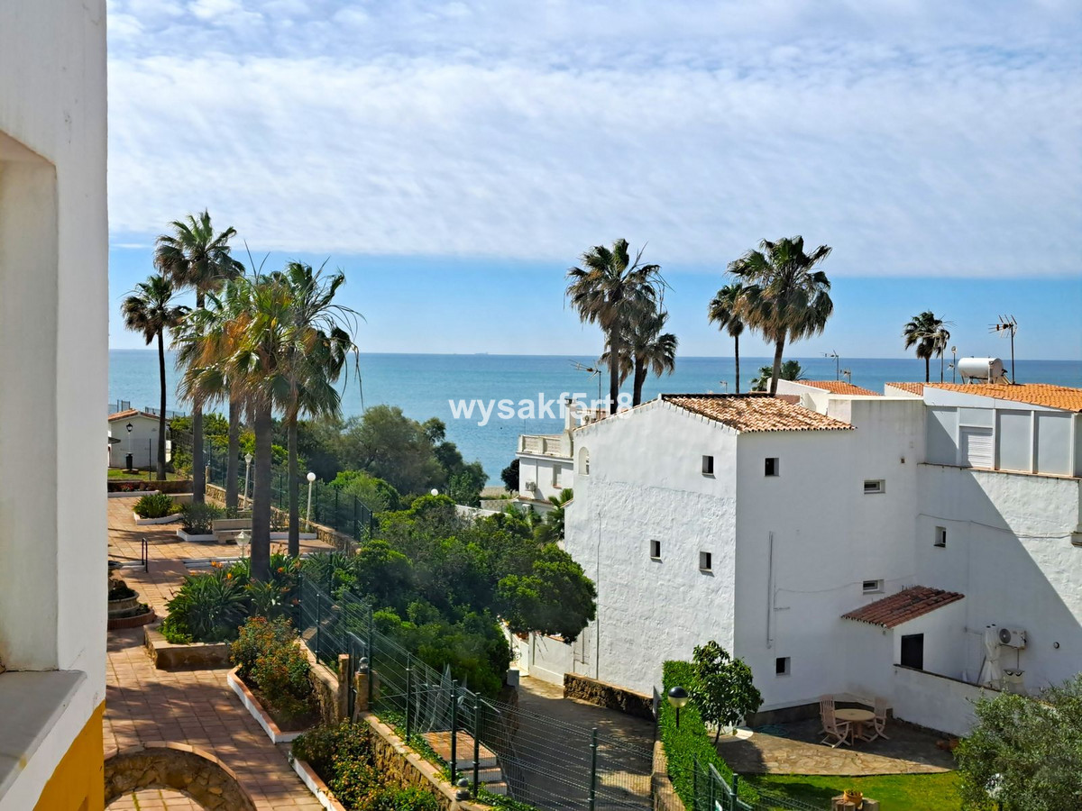 3 Bed Townhouse for sale in La Duquesa Costa Del Sol, Málaga, Spain