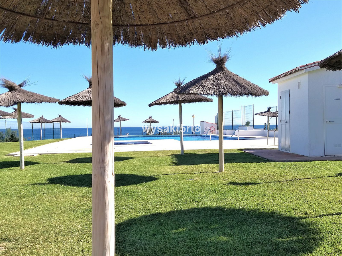 3 Bed Townhouse for sale in La Duquesa Costa Del Sol, Málaga, Spain