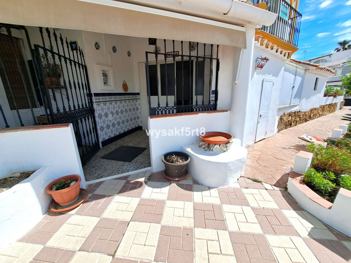 3 Bed Townhouse for sale in La Duquesa Costa Del Sol, Málaga, Spain