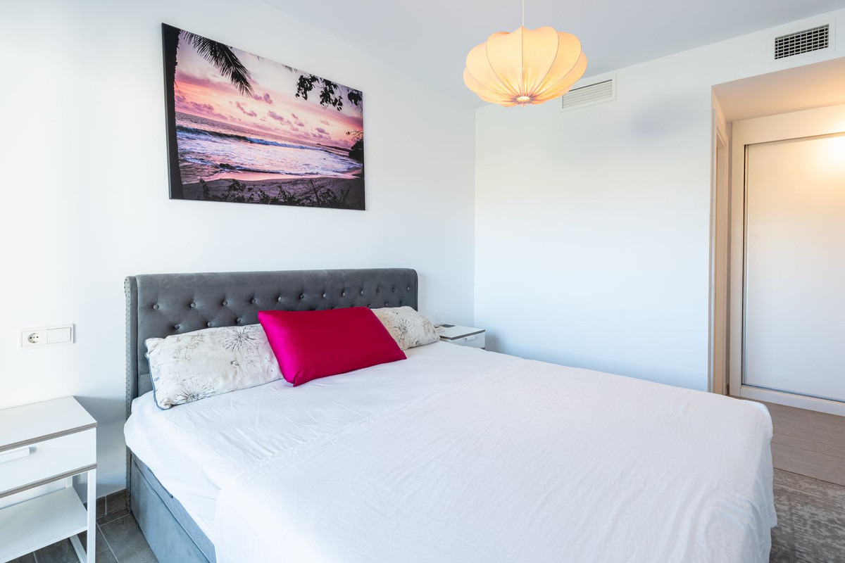 Se vende Apartamento Planta Media de 2 dormitorios en Costa Del Sol, Málaga, España