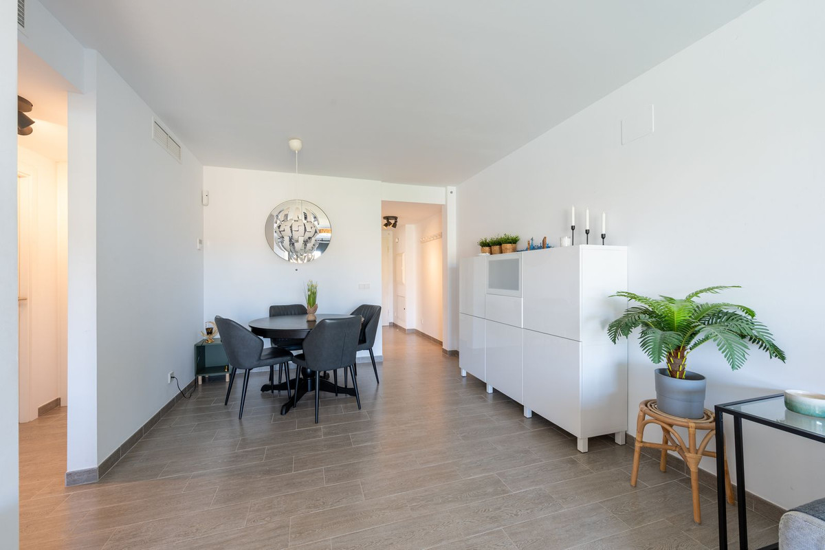 Se vende Apartamento Planta Media de 2 dormitorios en Costa Del Sol, Málaga, España