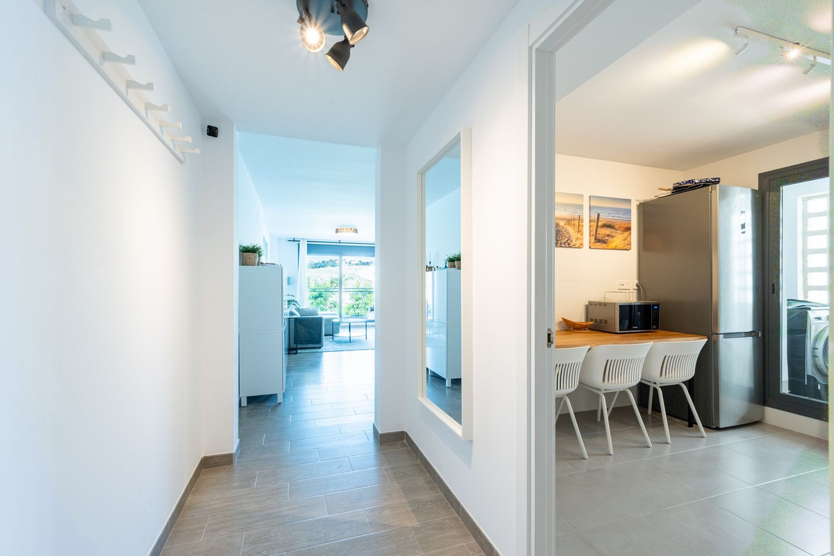 Se vende Apartamento Planta Media de 2 dormitorios en Costa Del Sol, Málaga, España