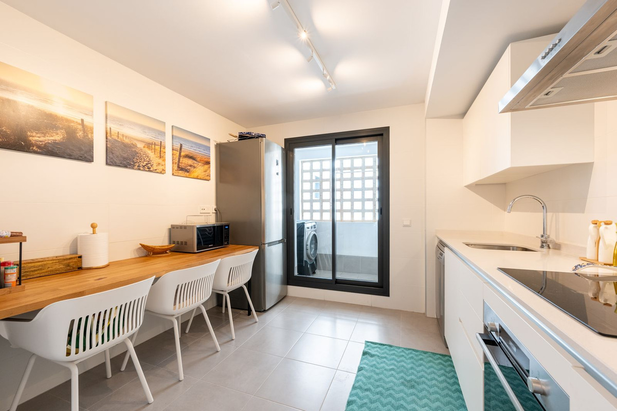 Se vende Apartamento Planta Media de 2 dormitorios en Costa Del Sol, Málaga, España